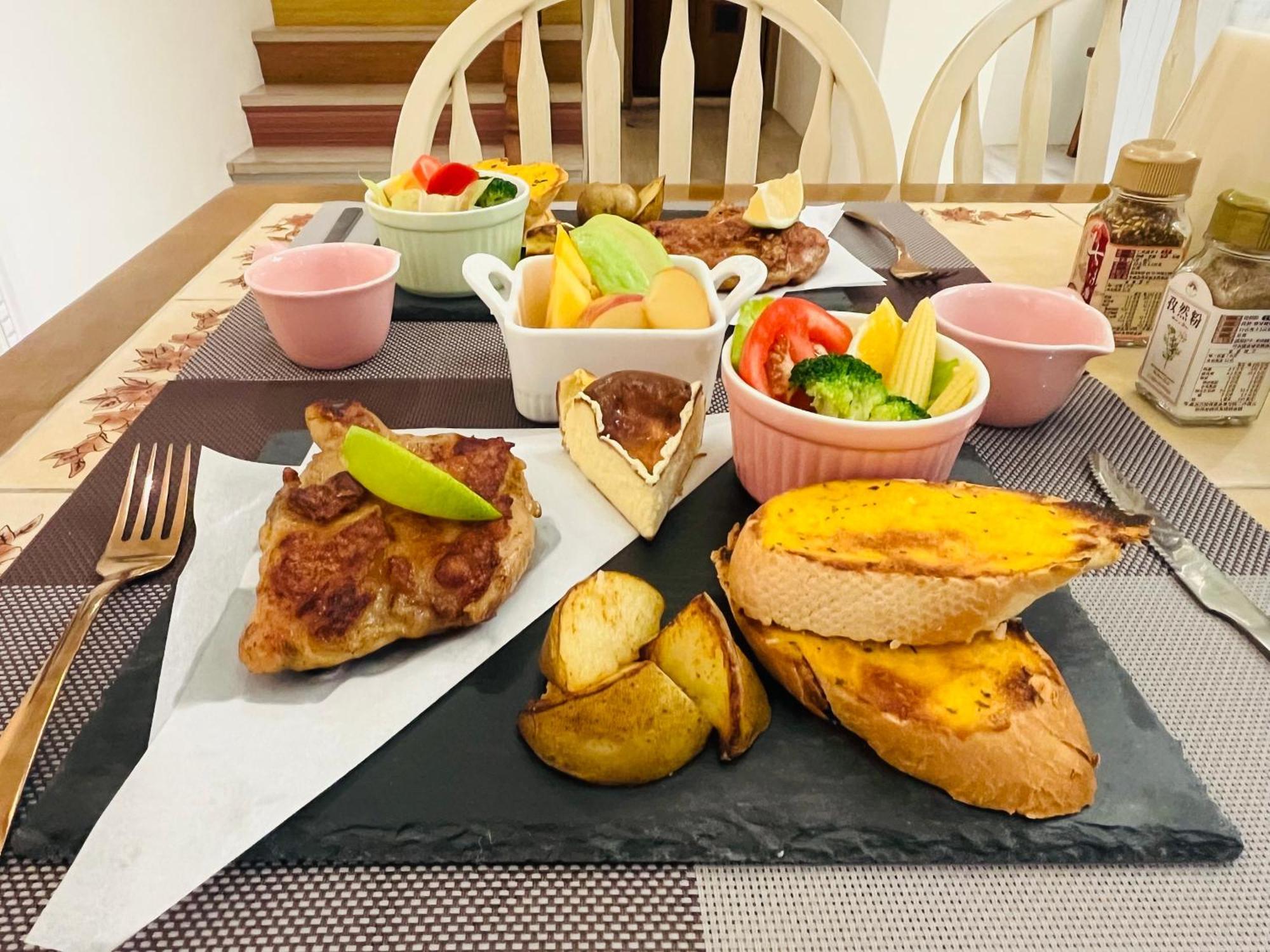 Honey B&B Kota Hualien Bagian luar foto